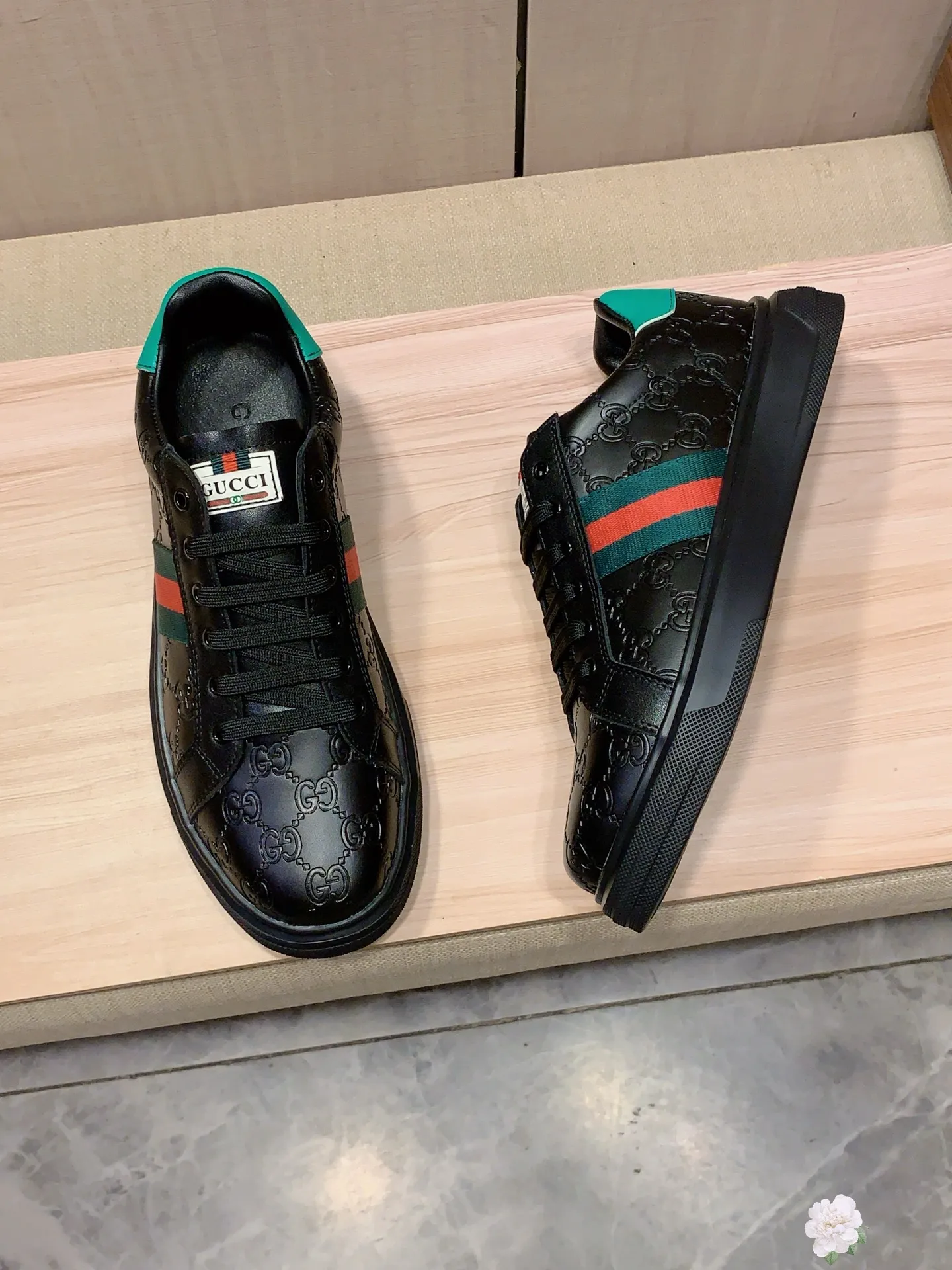 Men's men's shoes💰420💰💰🎩🎩[Lightning][Lightning] "Gucci*" latest • popular casual shoes, top brand [seduce] luxury ~ purchasing agency, top ~ quality. [Strong] The upper is made of imported breathable cowhide with fabric material ➕ Breathable sheepskin feet (•) and fine workmanship. The original stylish and stylish soft rubber wear-resistant and non-slip outsole is light and comfortable on the feet. The real thing looks better when photographed in person. 111: code: 38-44, 3️⃣ colors selected